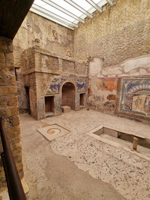 Mosaico de Neptuno y Anfitrite en Herculano: obra maestra del arte romano en el triclinio