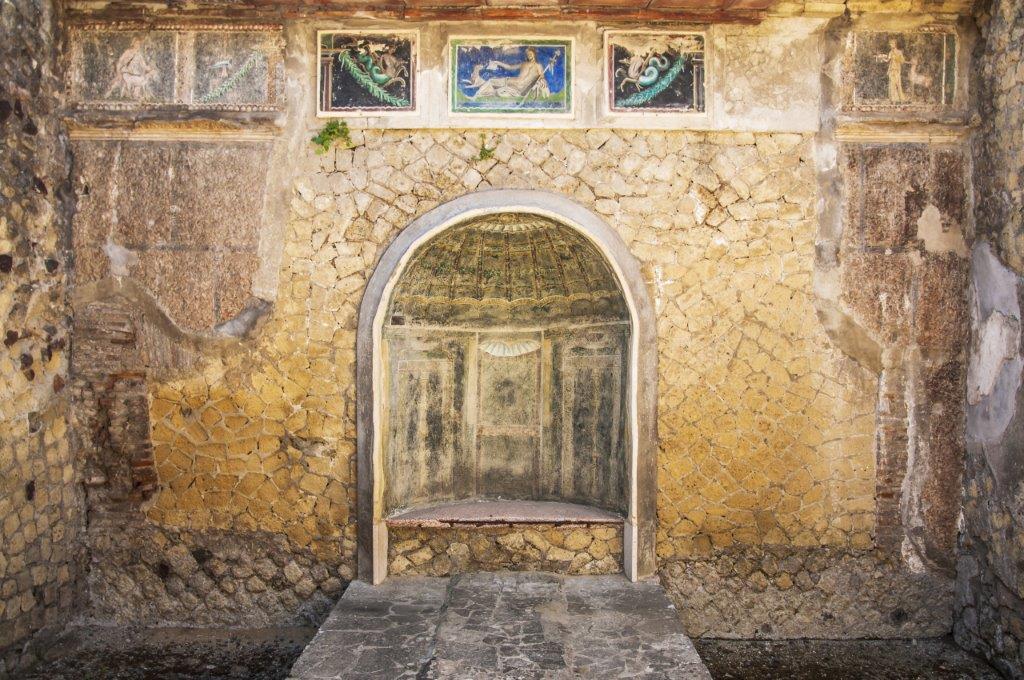 Casas y villas de Herculano con arquitectura doméstica y decoración de una ciudad romana acomodada