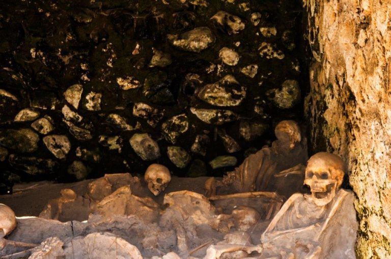 Almacenes con Cadáveres en Herculano